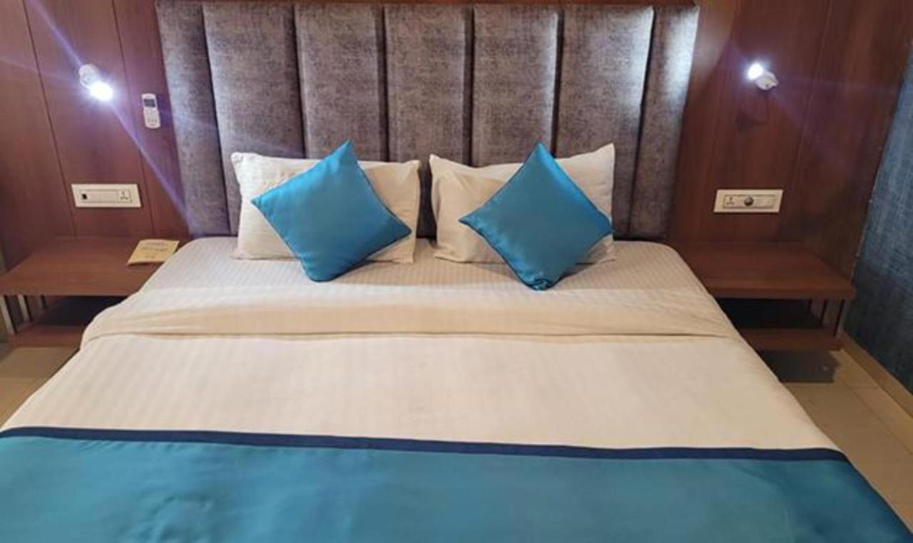 Fabhotel Prime Sapphire Regency Vadodara Exterior foto